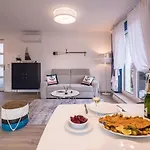 Balatonic Sky Appartement *