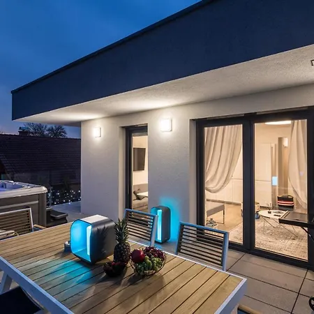 Balatonic Sky דירה