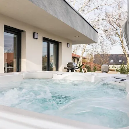 Balatonic Sky דירה